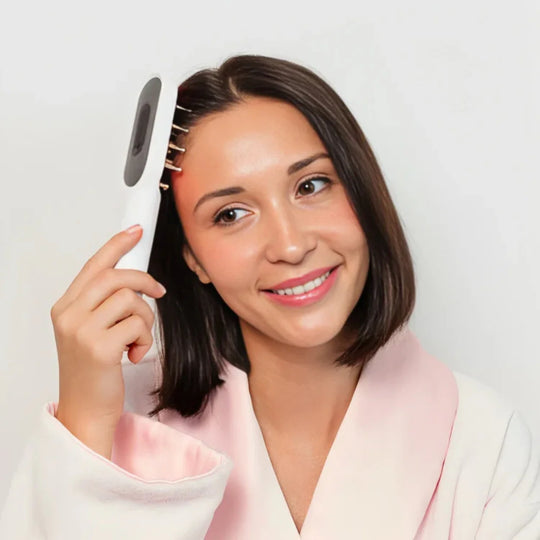 RadiantRoots™ | Descubre un cabello más abundante con el cepillo LED para crecimiento capilar